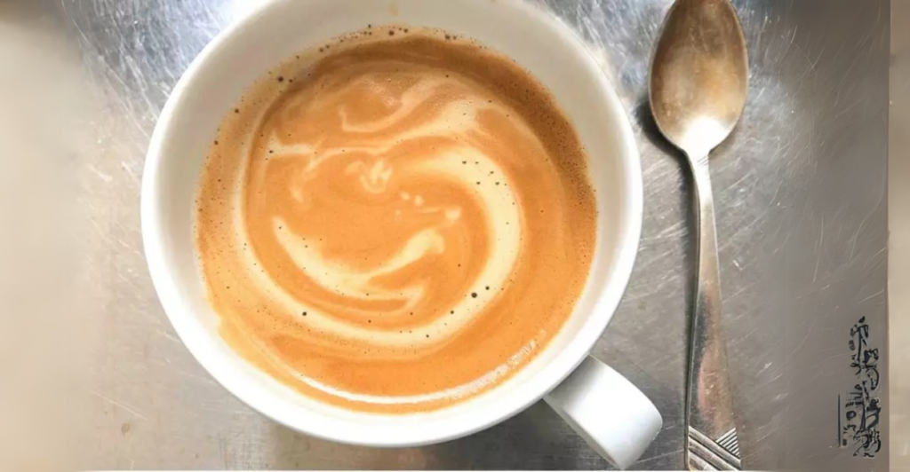 O Que é Café com Leite de Coco e Por Que Ele Está Se Tornando Popular?